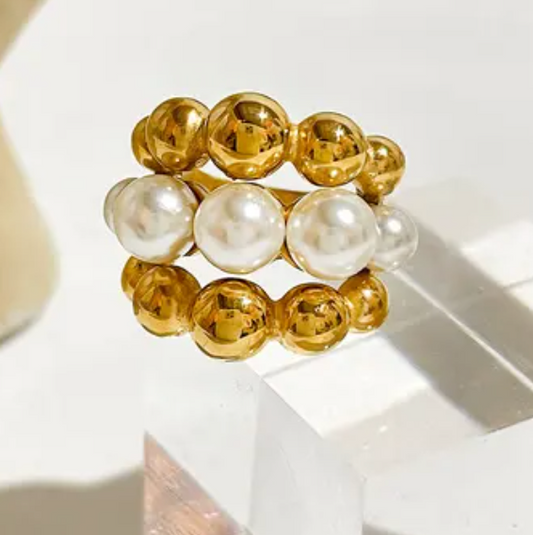 Costume Chunky Pearl Ring