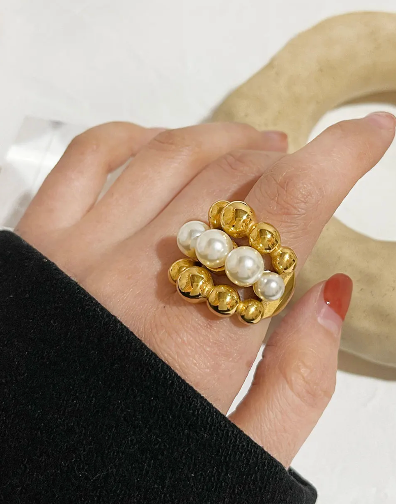 Costume Chunky Pearl Ring